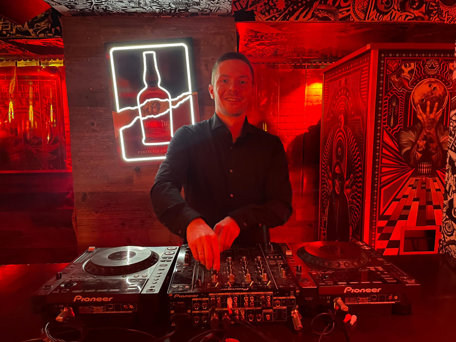 Dj Event Frankfurt DJ buchen zum fairen Preis in Frankfurt